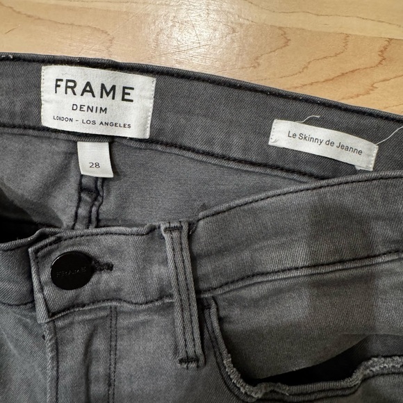 Frame Denim Distressed Skinny Jeans in Grey Shred - Picture 3 of 7